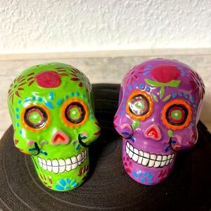 ✨SOLD✨ Sugar Skull Salt & Pepper Shakers Dia De Los Muertos Halloween